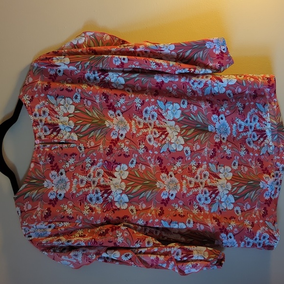 Small Lauren Conrad blouse - Picture 7 of 7